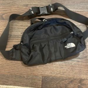 2 pocket North Face Crossbody/Fanny Pack-Black